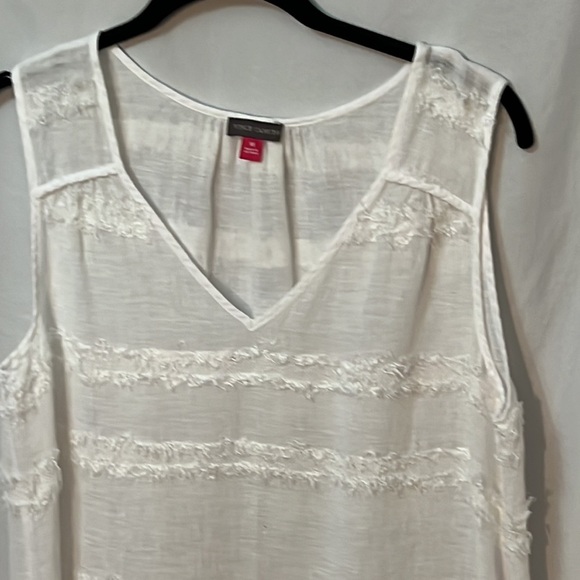 Vince Camuto Linen Blend White Eyelash Fringe V Neck Sleeveless Top Size M - Picture 2 of 8
